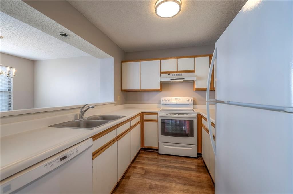8848 W 106th Terrace — photo 14