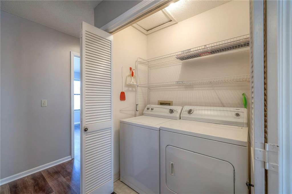 8848 W 106th Terrace — photo 15