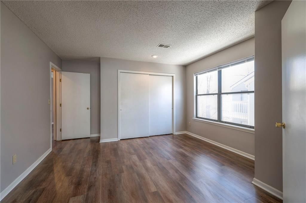 8848 W 106th Terrace — photo 16
