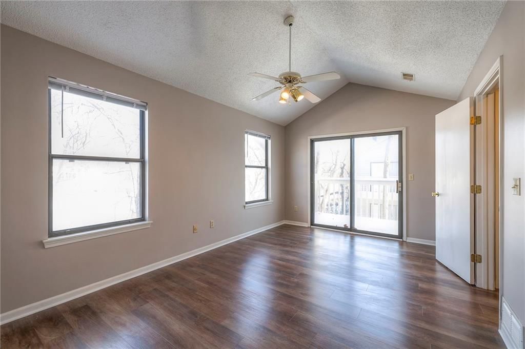 8848 W 106th Terrace — photo 18