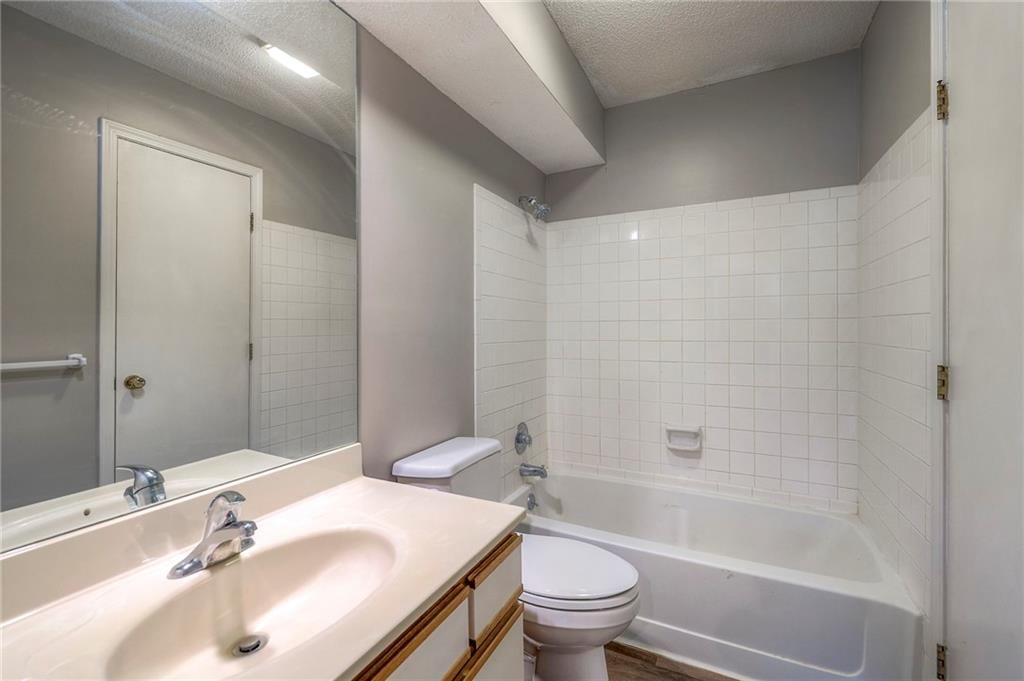8848 W 106th Terrace — photo 22