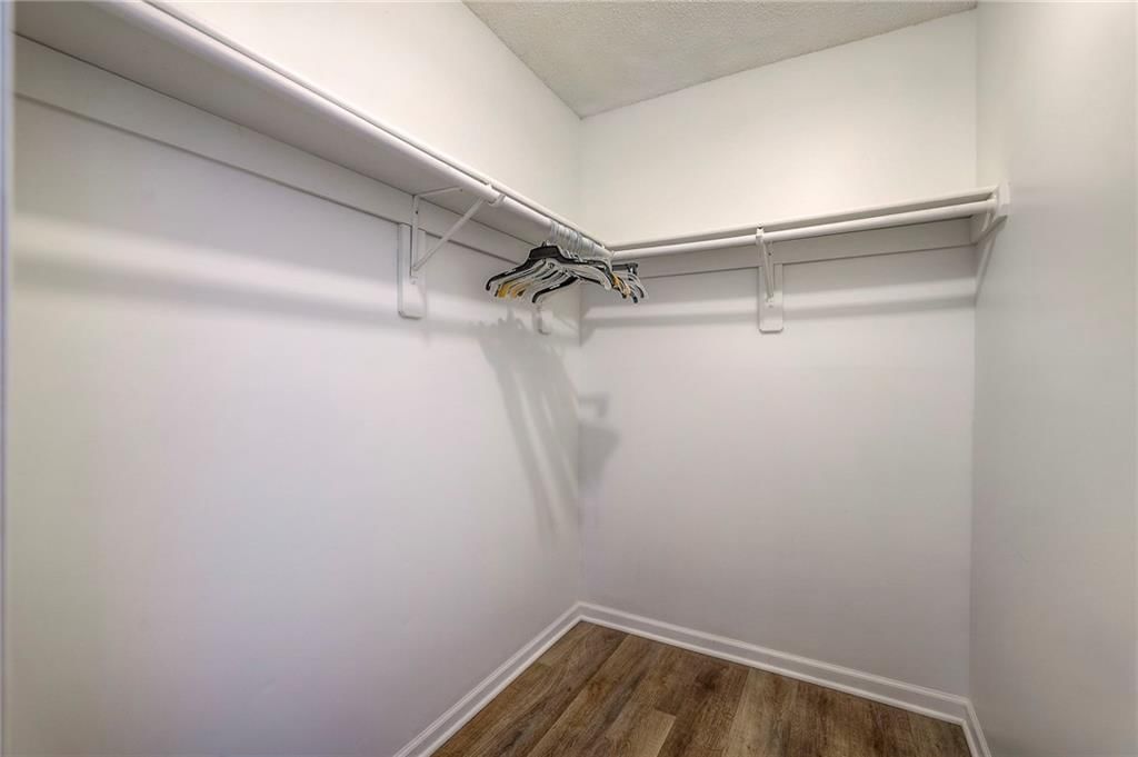 8848 W 106th Terrace — photo 23