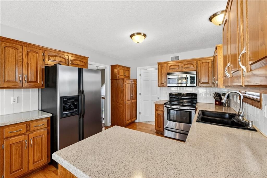 11705 N Charlotte Street — photo 7