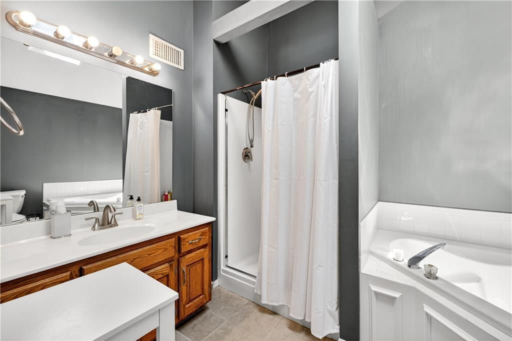 11705 N Charlotte Street — photo 12