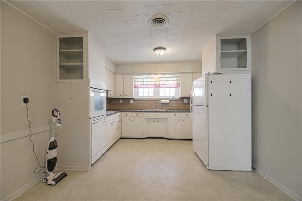 421 E Main Street — photo 8