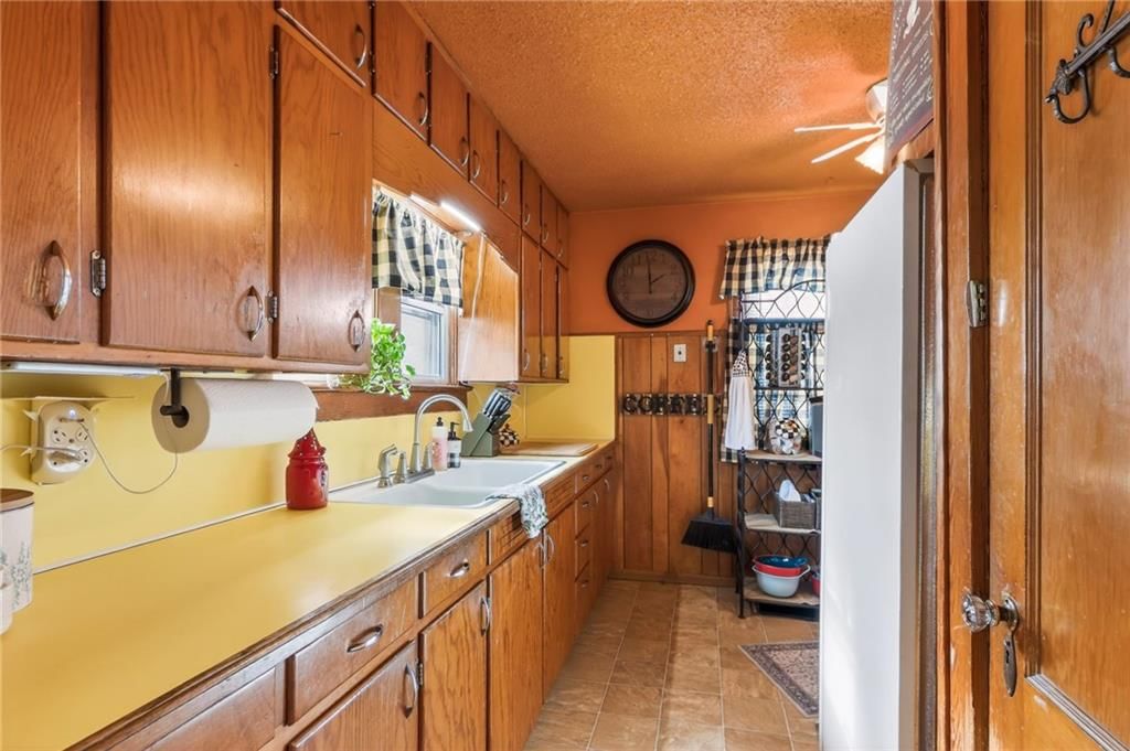 2322 S Glenwood Avenue — photo 11