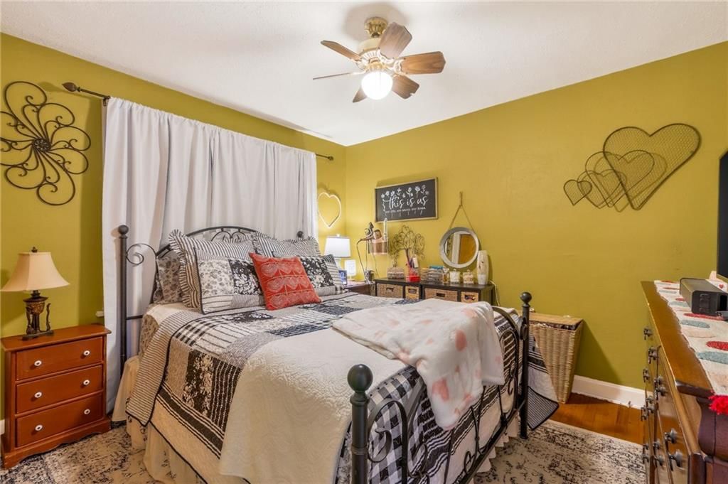 2322 S Glenwood Avenue — photo 14