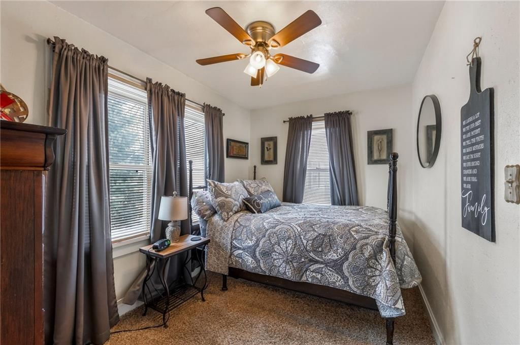 2322 S Glenwood Avenue — photo 16