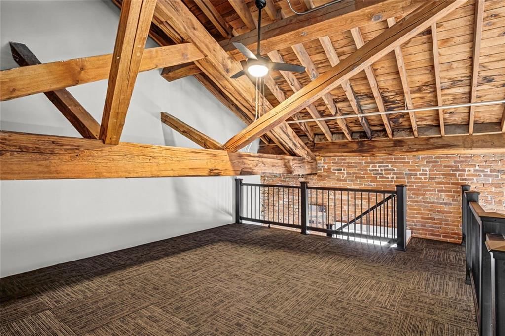 500 Delaware Street — photo 16