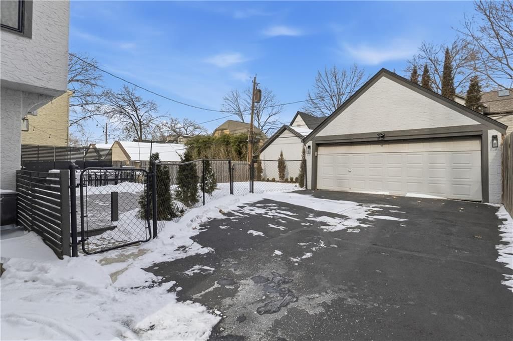 808 W Gregory Boulevard — photo 38