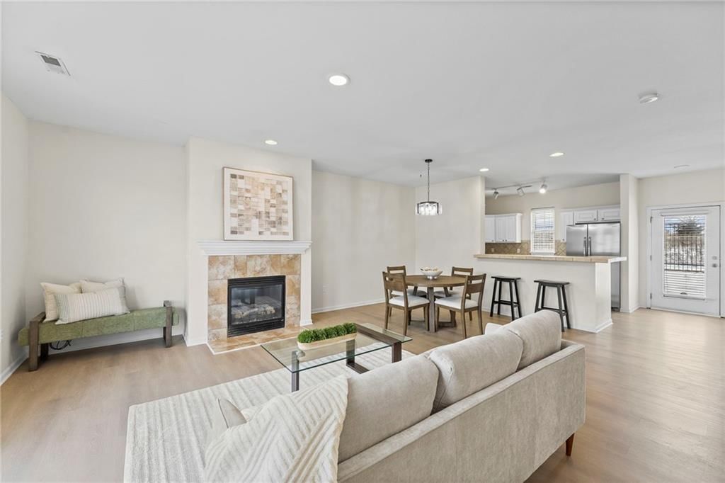 5245 Overland Drive — photo 9