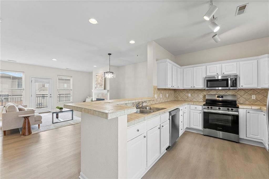 5245 Overland Drive — photo 14