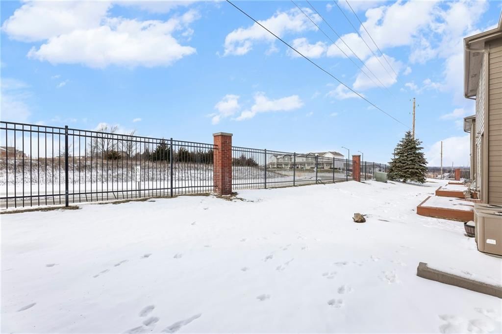 5245 Overland Drive — photo 40