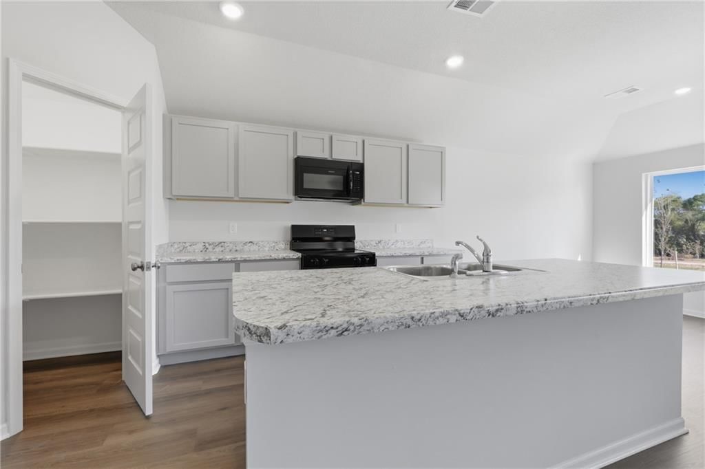 542 W Bluebird Street — photo 7