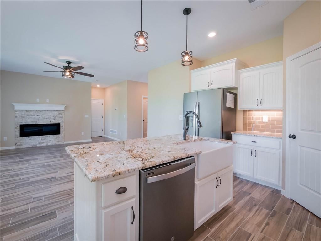 1301 NE Sequoia Court — photo 6