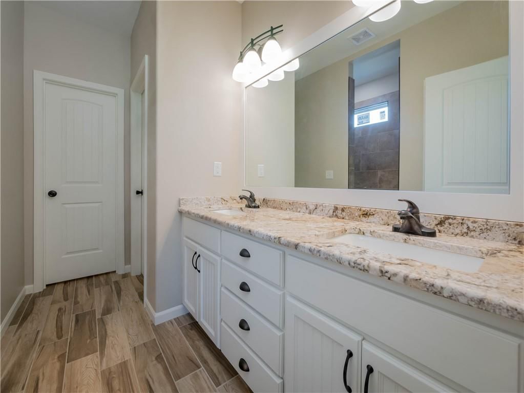 1301 NE Sequoia Court — photo 9
