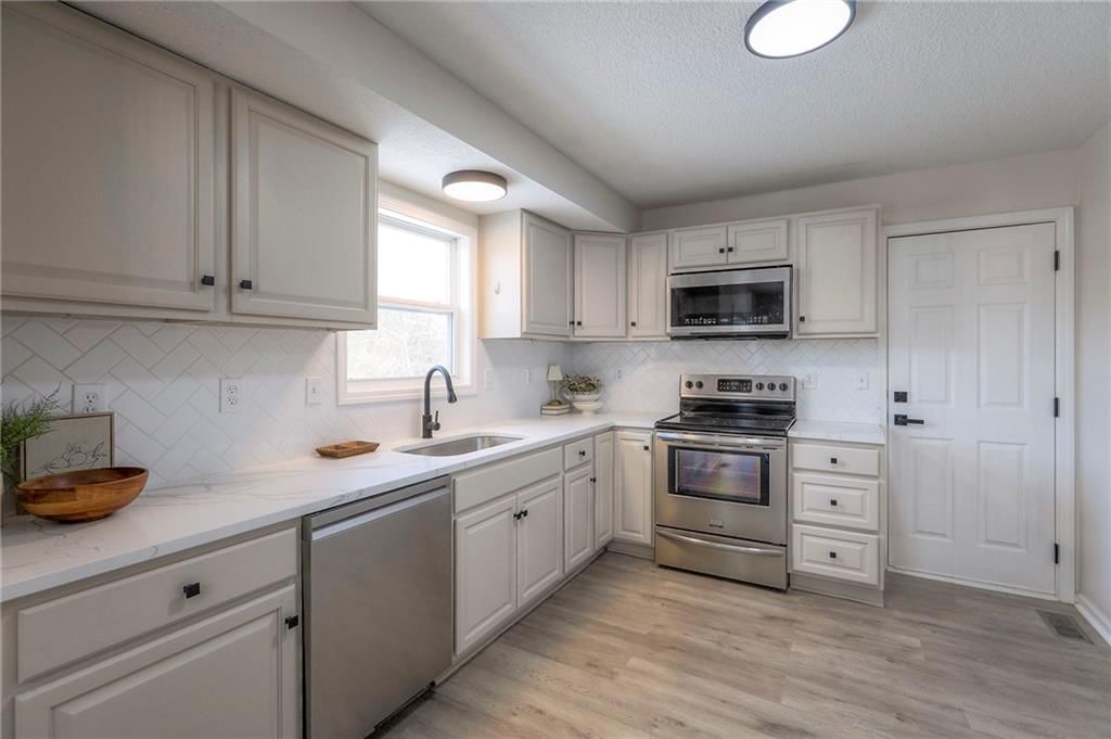 7708 NE 53rd Street — photo 13