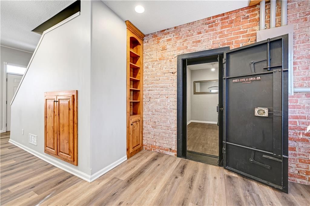439 S Cherry Street — photo 16