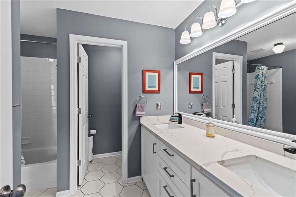2828 SW Saddlewood Drive — photo 25