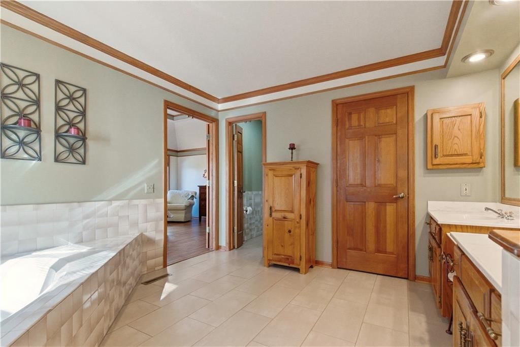 604 Darrow Court — photo 32