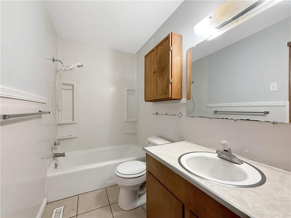 25 E Broadway Street — photo 5