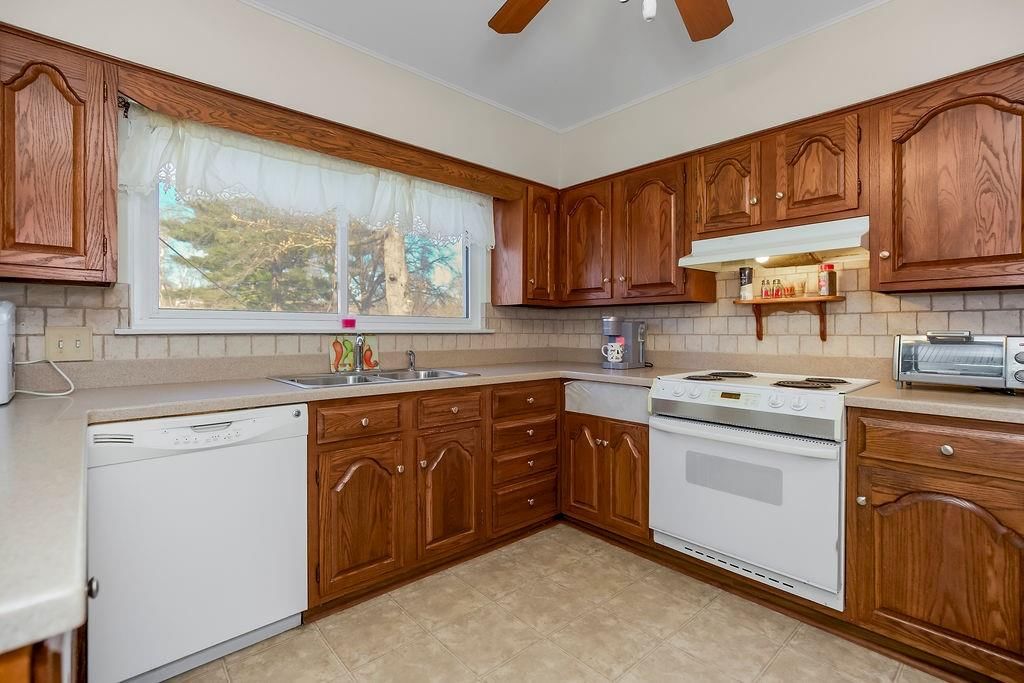 1104 NE Shady Lane Drive — photo 7