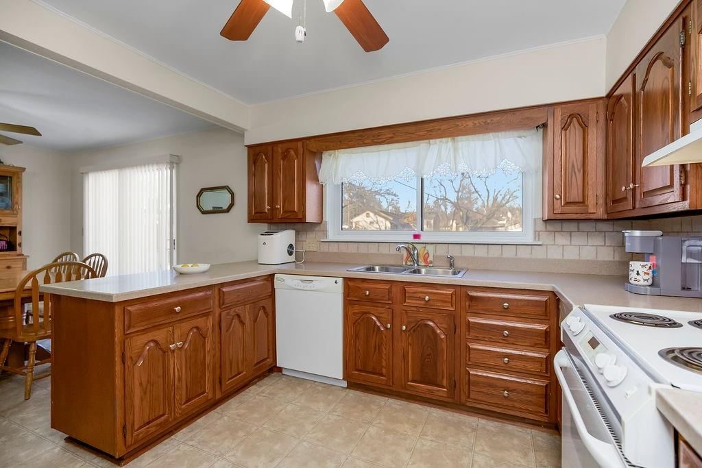 1104 NE Shady Lane Drive — photo 8