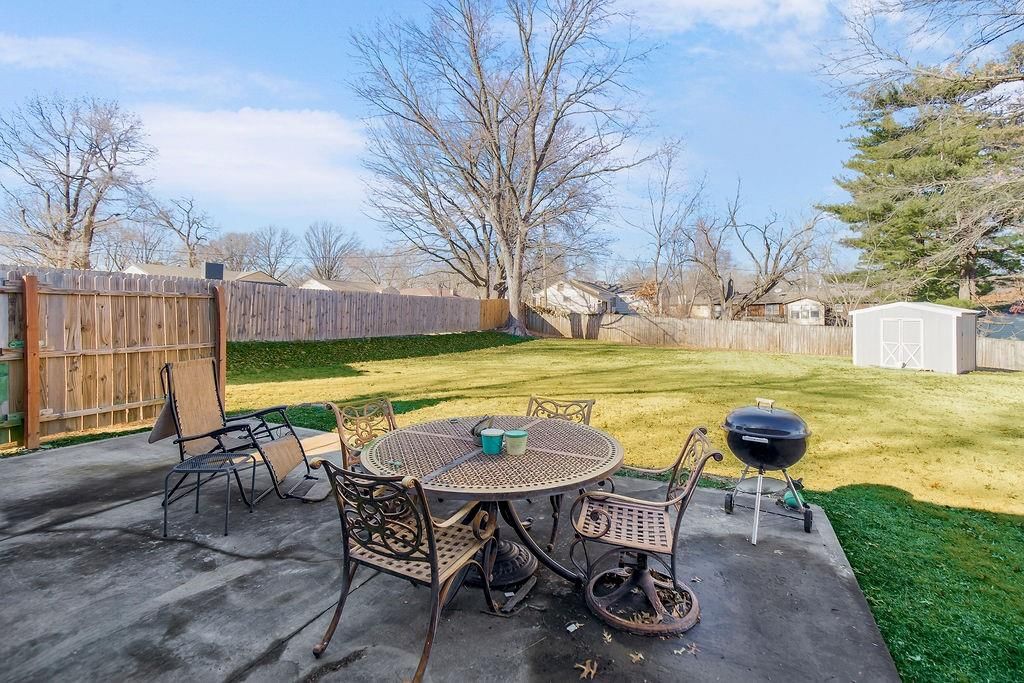 1104 NE Shady Lane Drive — photo 23