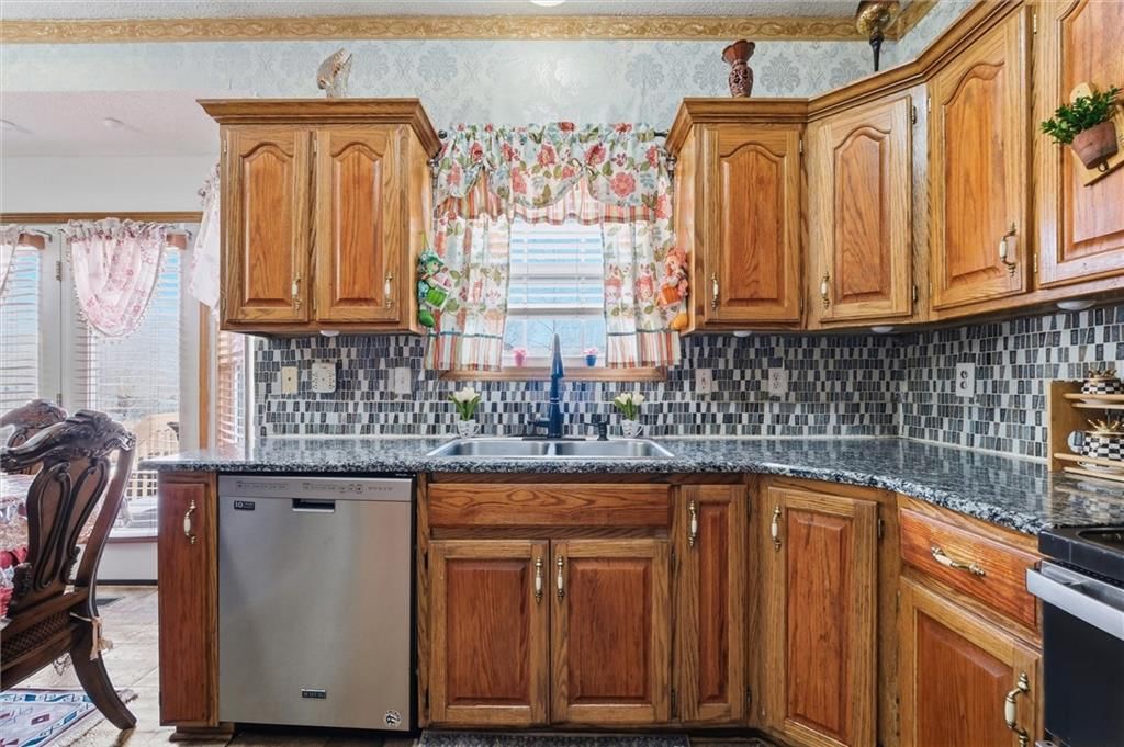 4407 SW Briarbrook Drive — photo 9