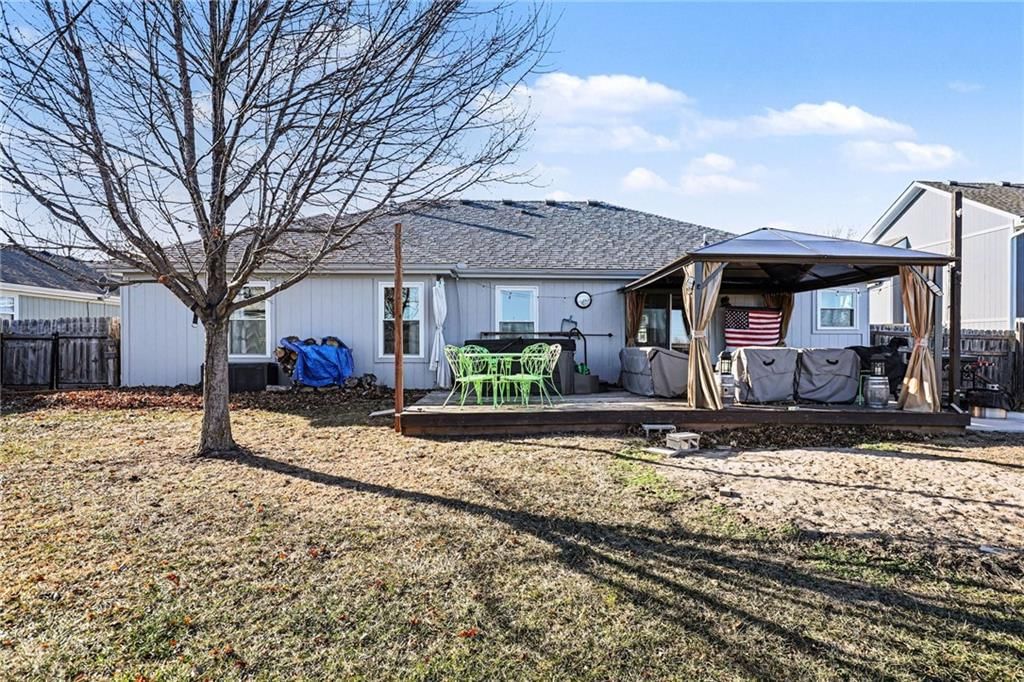 1307 S Huntington Drive — photo 22