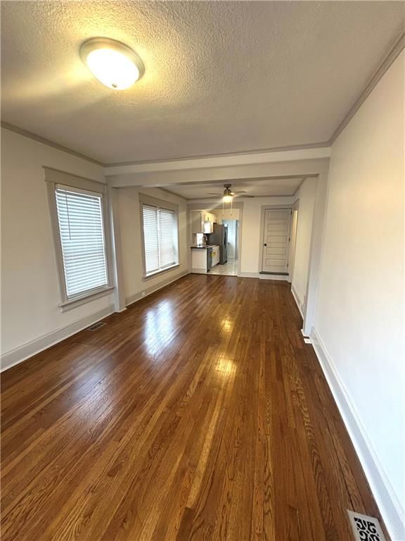 2410 Myrtle Avenue — photo 2