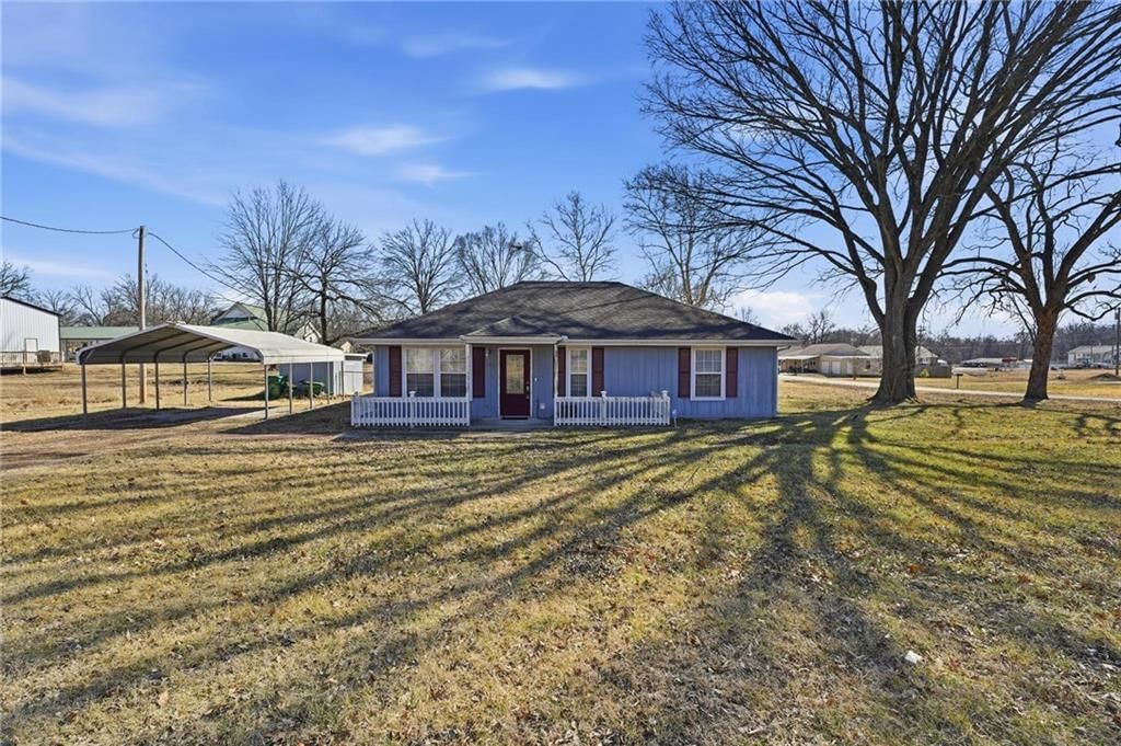 302 E Street, Creighton, MO