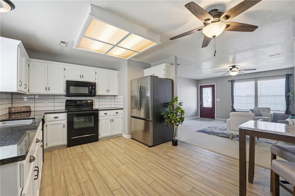 302 E Street — photo 16
