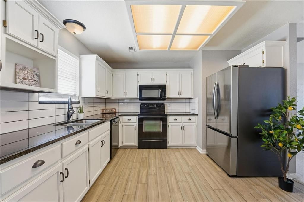 302 E Street — photo 17