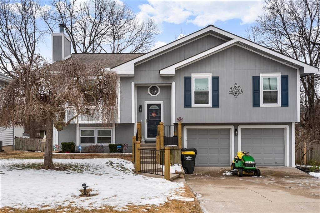 134 Debra Street, Lansing, KS