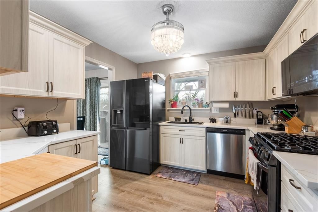 134 Debra Street — photo 9