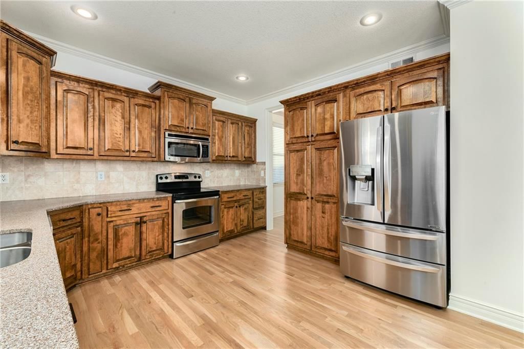 929 SW 33rd Street — photo 8