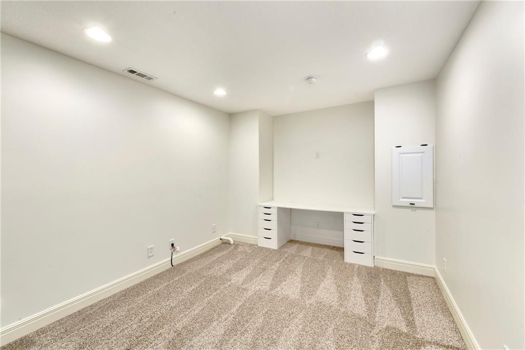 929 SW 33rd Street — photo 24