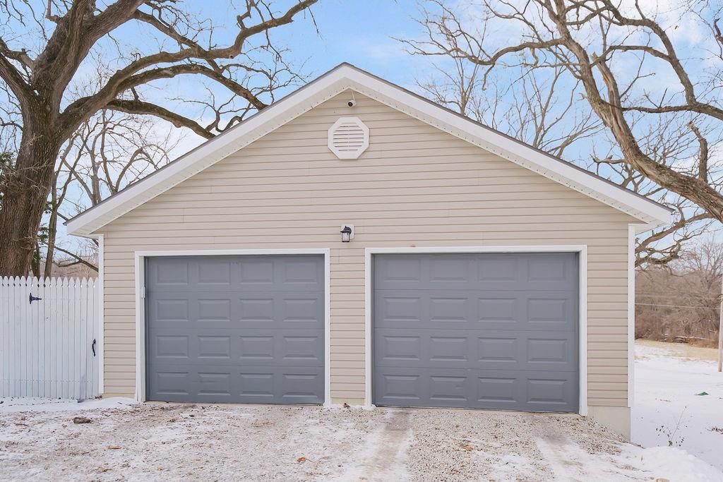 604 N Independence Street — photo 2