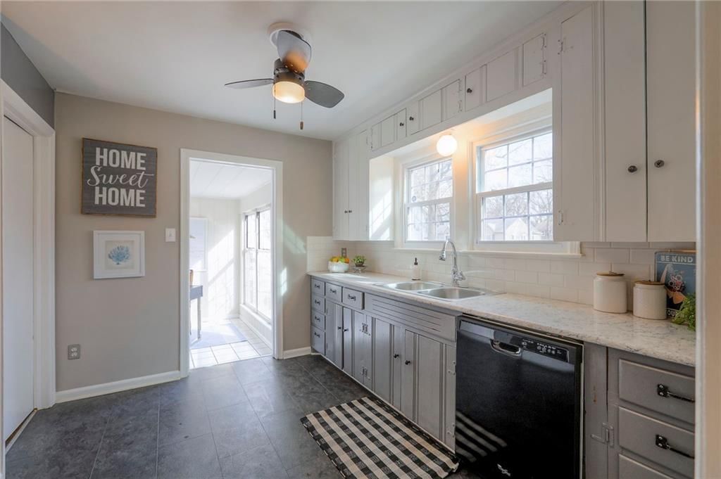 8734 Maiden Lane — photo 10