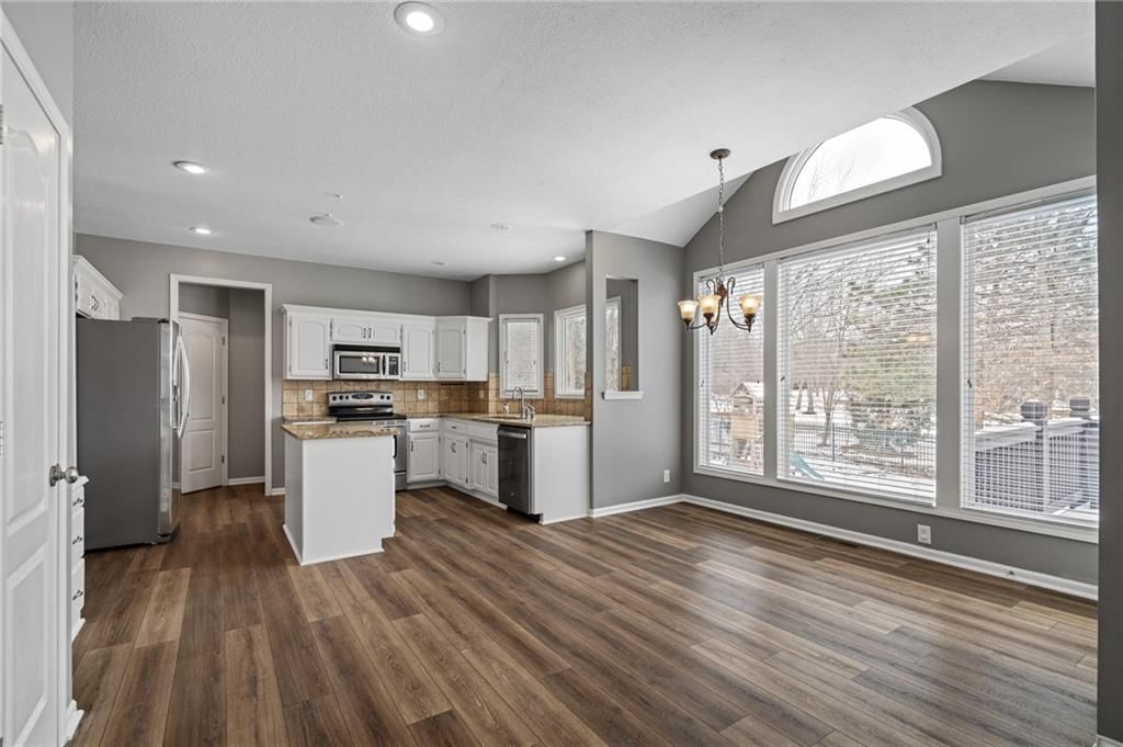 19612 W 98th Terrace — photo 10