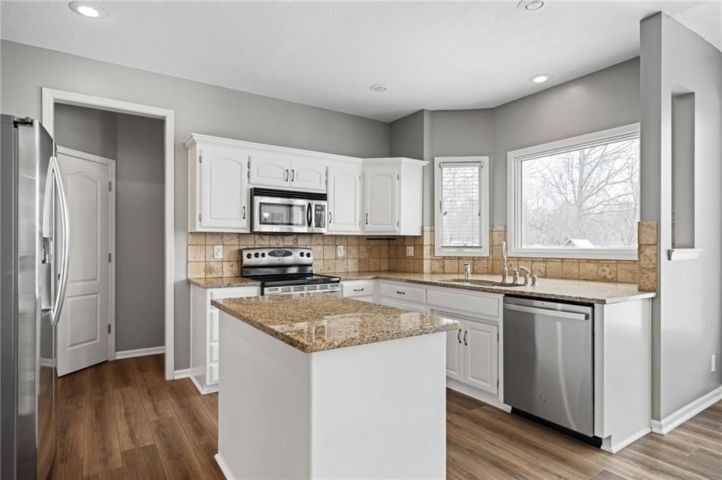 19612 W 98th Terrace — photo 12