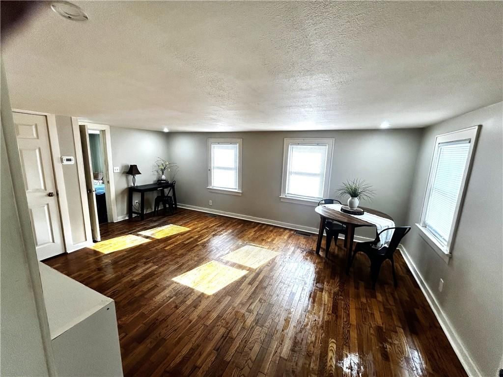 1901 S Hardy Avenue — photo 5