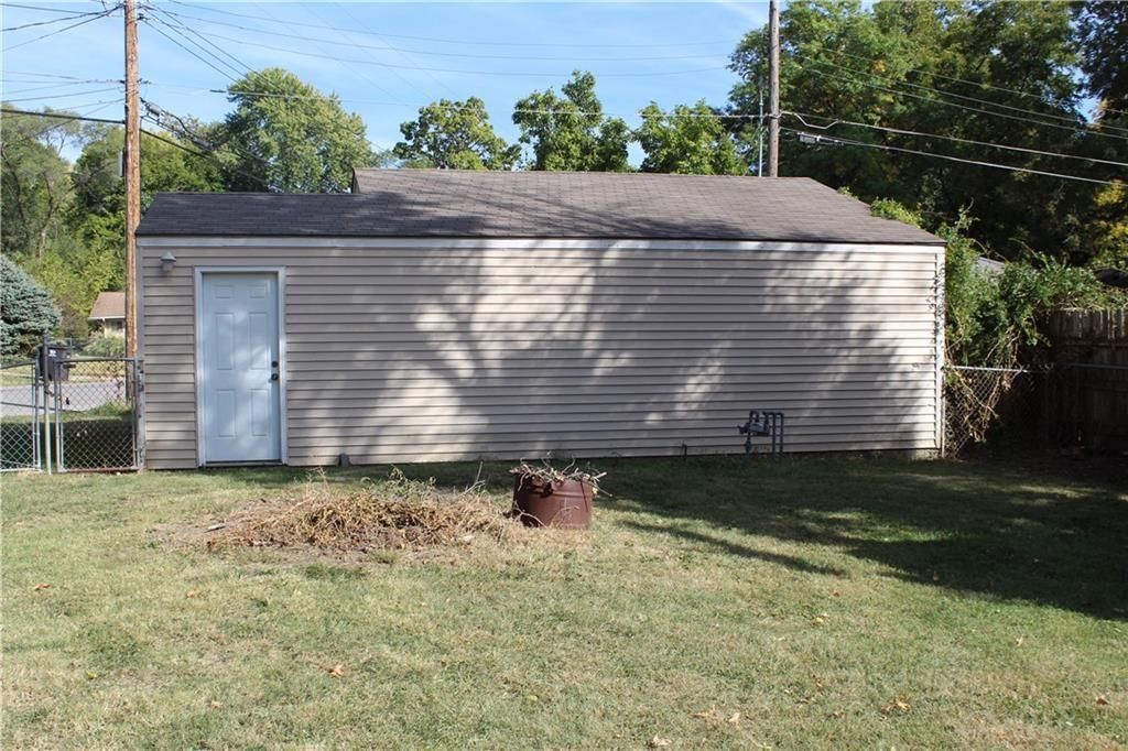 1901 S Hardy Avenue — photo 24