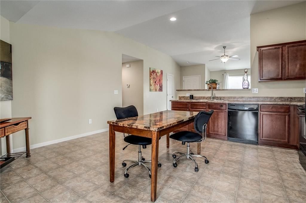 14312 Overhill Avenue — photo 9