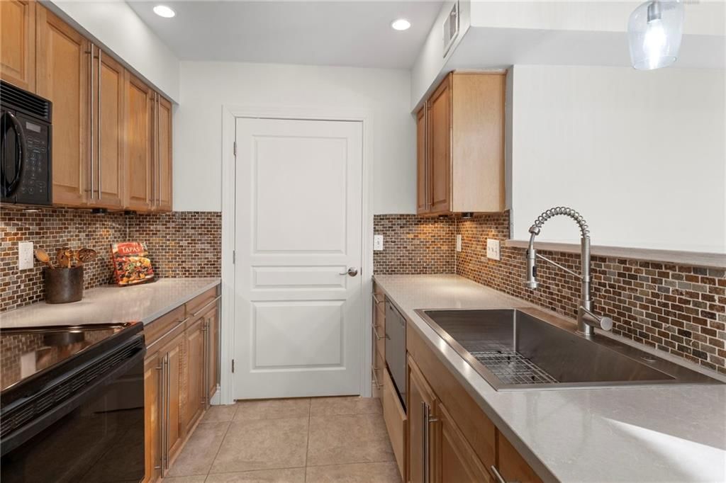 5104 W 62nd Street — photo 16