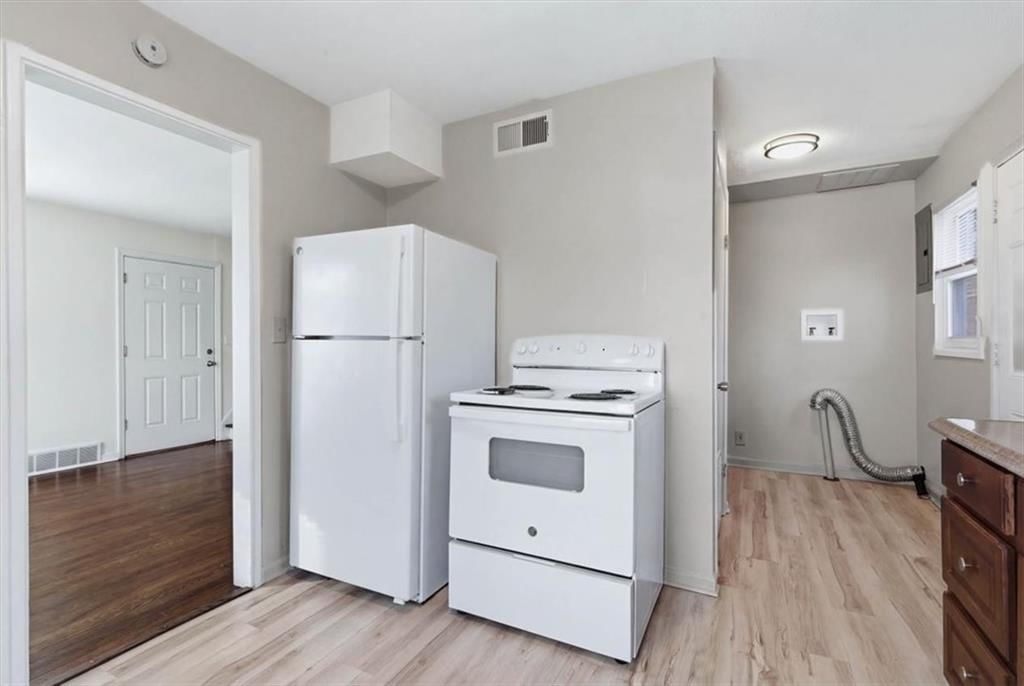 9548 & 9550 Charlotte Street — photo 10