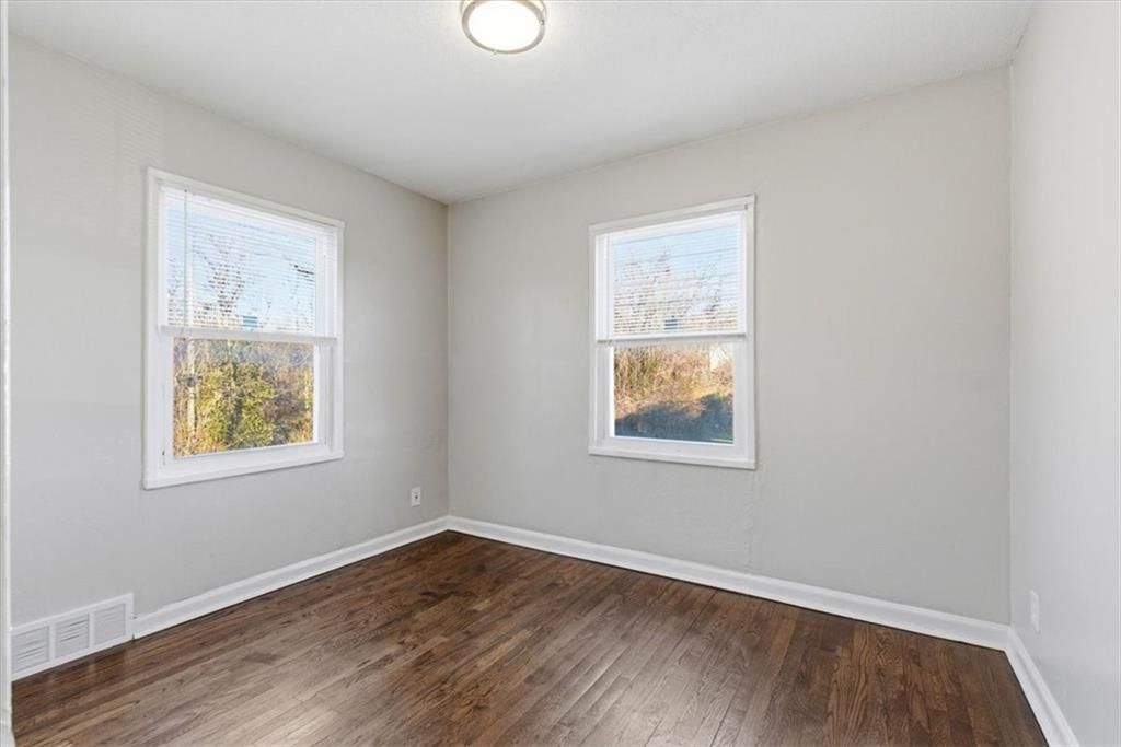 9548 & 9550 Charlotte Street — photo 17