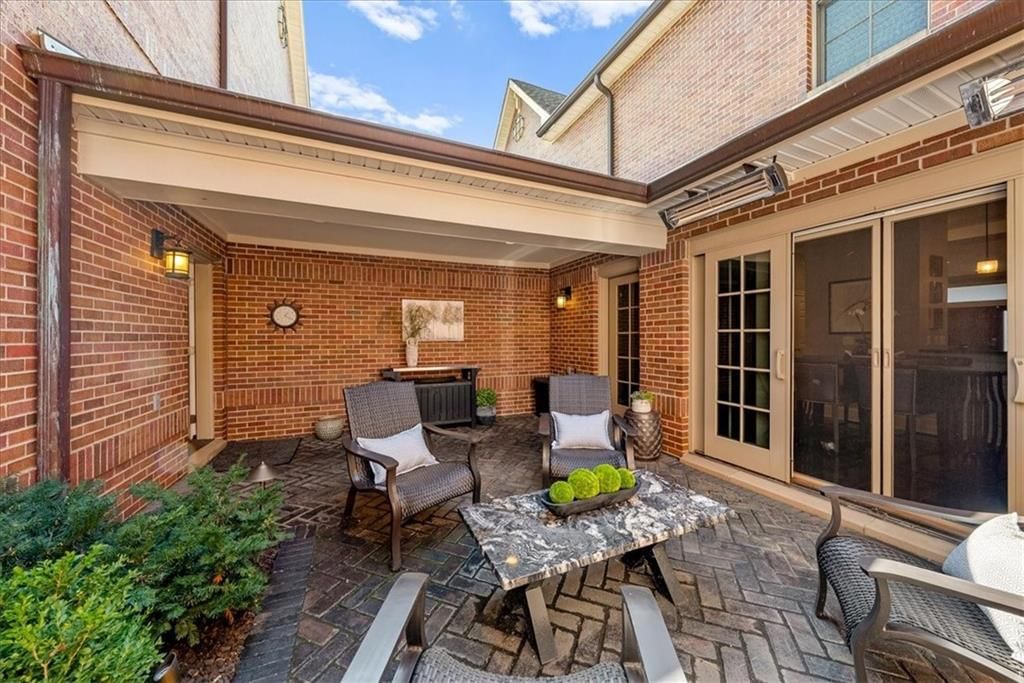 4963 Wyandotte Street — photo 22