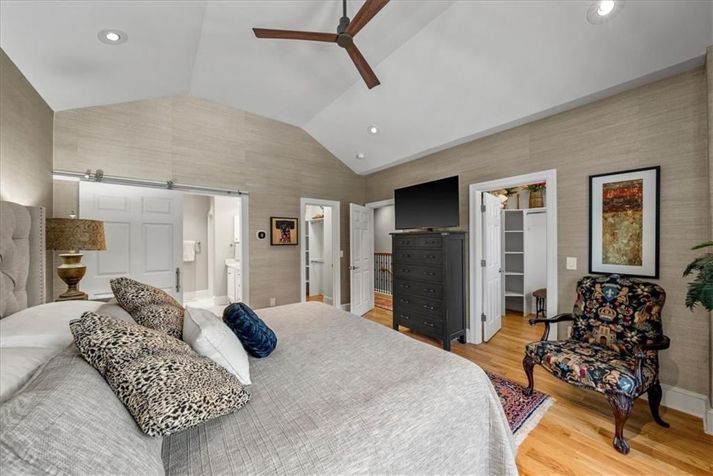 4963 Wyandotte Street — photo 24